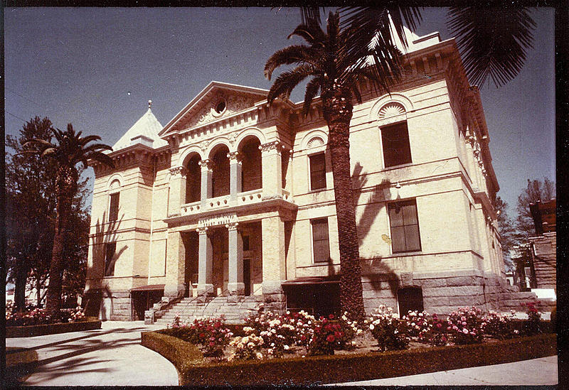 Hanford County Court House - 1977-06-15 12:20:00